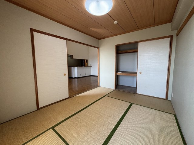 サンハイツ中央台Ｃ棟の和室|リビングと続き間の和室です！！