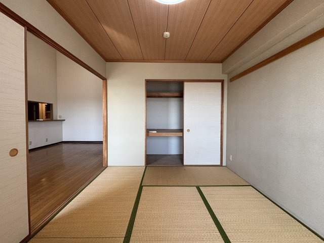 サンハイツ中央台Ｃ棟の和室|押入れ付きの和室！！