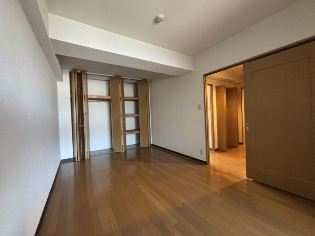 サンハイツ中央台Ｃ棟の洋室|大きなクローゼットが付きの洋室です！！