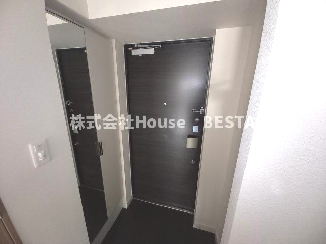 プレサンス神戸元町ベルシオンの玄関