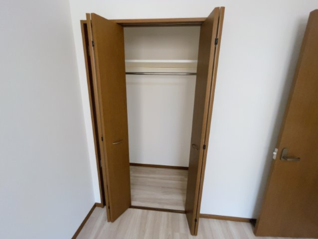 レジデンス清水山の収納|別部屋のお写真となります。