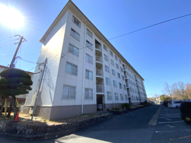 ローレルハイツ北神戸 四号棟