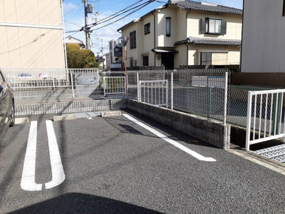 【駐車場】 | グランソレイユ楠葉Ⅱ | 駐車場完備です
