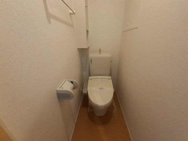 【トイレ】 | グランソレイユ楠葉Ⅱ | ゆったりとした空間のトイレです