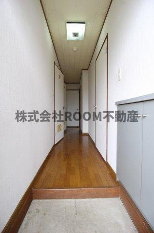 西村コーポレーションの内装