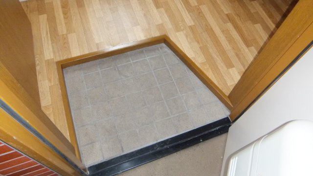 ＧＬＡＮＺ　Ａ　（グランツアー）の玄関|玄関入り口