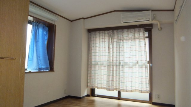 ＧＬＡＮＺ　Ａ　（グランツアー）のキッチン|角部屋で窓が多いです。