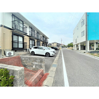 【駐車場】