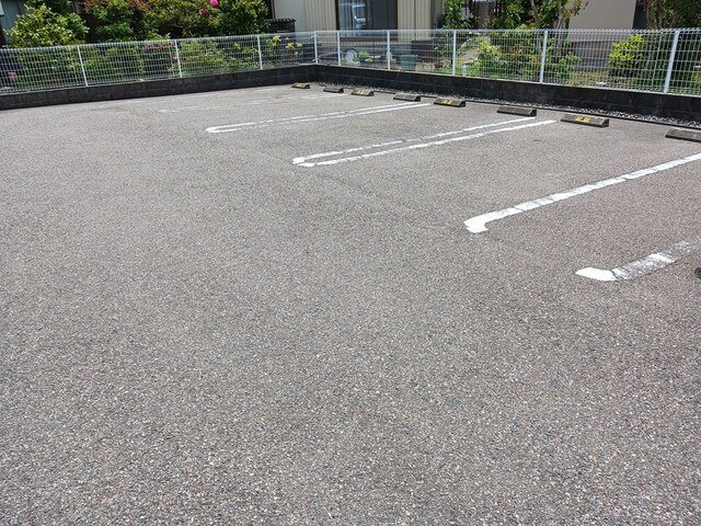 コンフォート・おやべの駐車場
