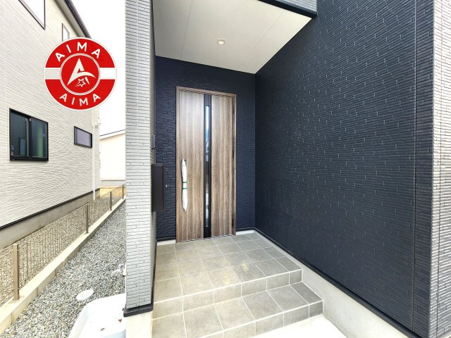 福岡市東区三苫2丁目第7-2棟(3号棟)の玄関|おでかけの時も帰った時も、「我が家」を最初に感じでもらえる素敵な空間に。