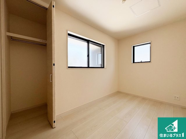 茨木市上野町　第7期　新築一戸建ての洋室|シンプルな洋室は、自分好みのインテリアが楽しめます♪ご家族とインテリアや家具を選びに行くのは新築購入時の醍醐味の一つです。ぜひお楽しみください♪