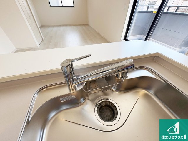 茨木市上野町　第7期　新築一戸建ての設備|浄水器を内蔵！炊飯時、お茶を作る時に安心してお水を使えます！お湯と冷水、浄水と原水、シャワーの切替えもワンタッチです！
