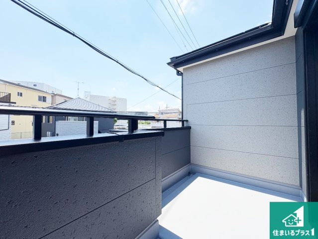 茨木市上野町　第7期　新築一戸建てのバルコニー|ワイドバルコニーは洗濯物を干すスペースが広いのでご家族が多くても安心！