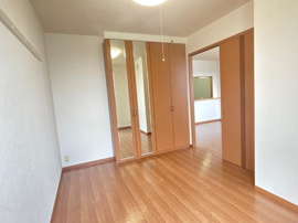 リビング横洋室