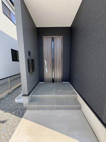 【玄関】 | 福岡市東区三苫2丁目6期7期　3号棟（全5棟）【仲介手数料無料・0円】 | 現地写真。