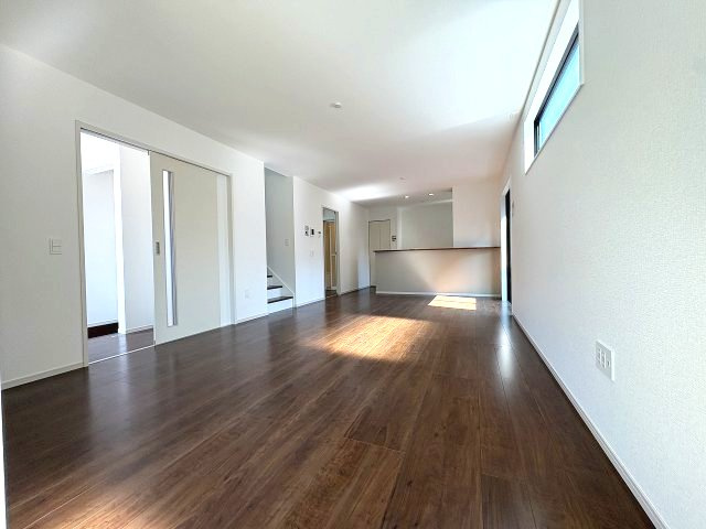 【居間・リビング】 | 福岡市東区三苫2丁目6期・7期　3号棟（全5棟）【仲介手数料無料・0円】 | ※現地写真準備中の為、施工例です。施工例は完成時と異なる場合があります。