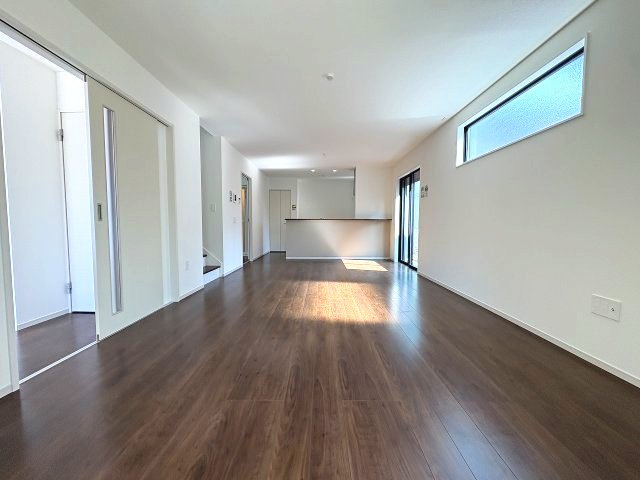 【居間・リビング】 | 福岡市東区三苫2丁目6期7期　3号棟（全5棟）【仲介手数料無料・0円】 | 現地写真。