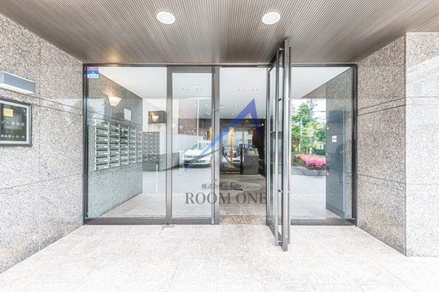 ルーブル南池袋のエントランス|エントランスです。