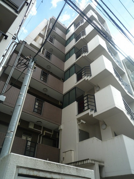 落ち着いた雰囲気の外観です