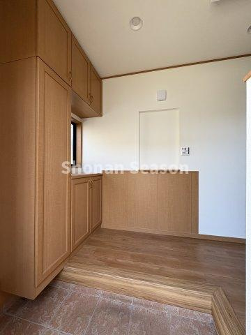 【玄関】 | ご家族の履物も散らかることなく片付く大容量のシューズBOXを完備♪