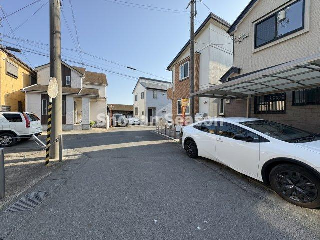 【前面道路含む現地写真】 | 何かお困りの事がございましたら当社まで何なりとお申し付け下さい。