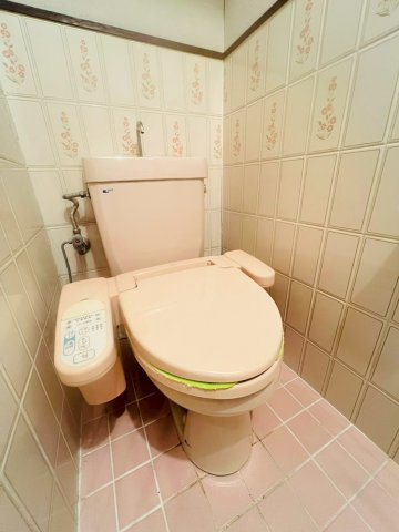 塩屋町8丁目貸家のトイレ
