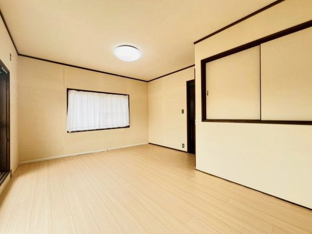 塩屋町8丁目貸家の居間・リビング