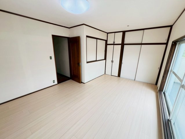 塩屋町8丁目貸家の居間・リビング