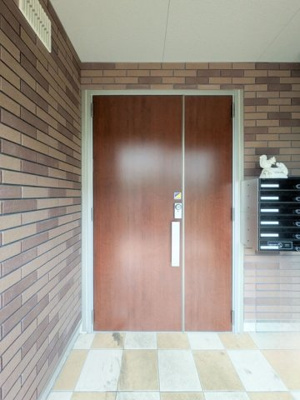 【エントランス】 | レッドアイ