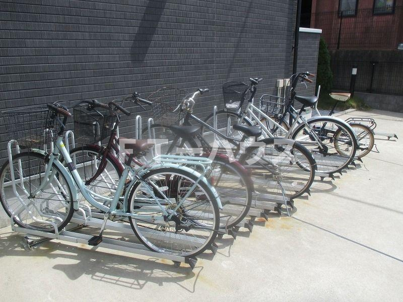 リブリ・華の駐車場