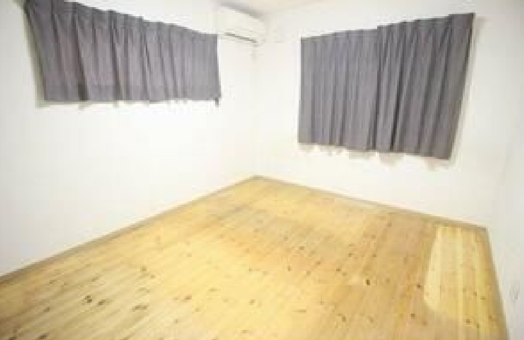 売戸建　小山市西城南の洋室