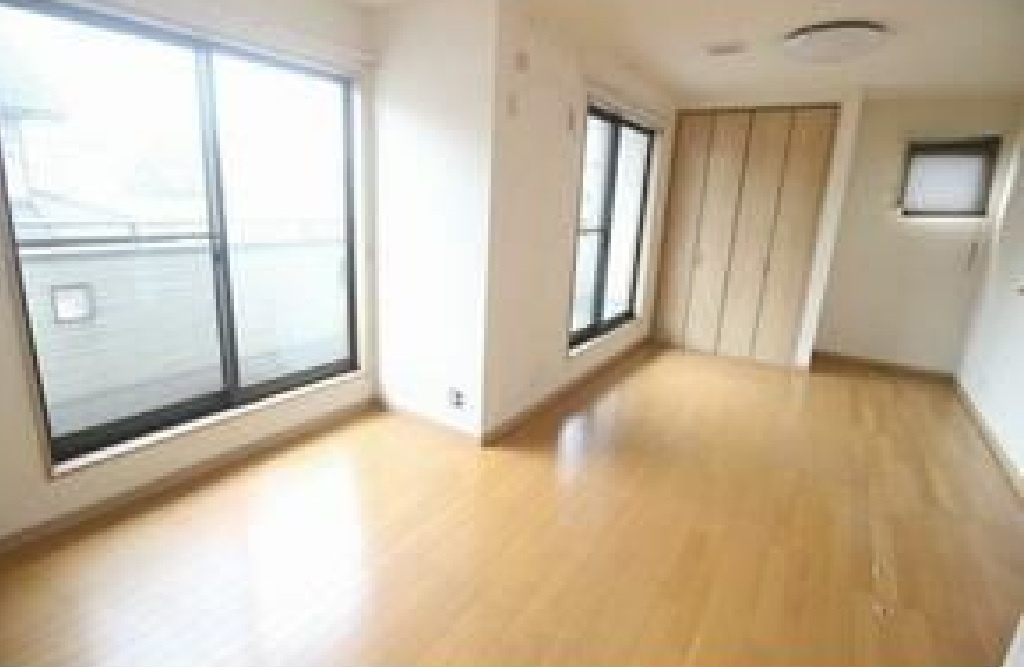 売戸建　小山市西城南の洋室