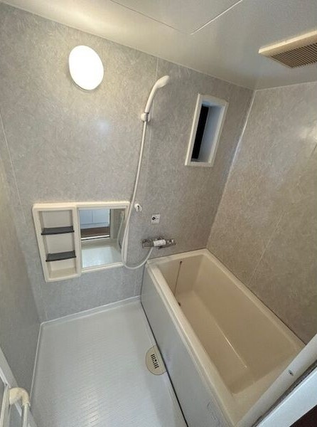 ファミール前田Ｂ棟の浴室