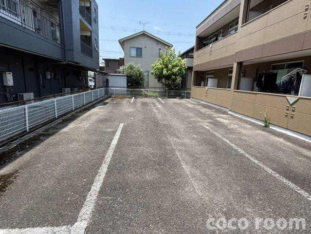 グランフィールドの駐車場