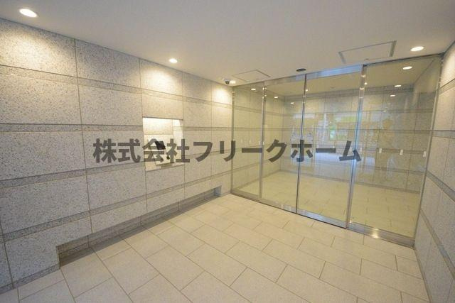 武蔵野市吉祥寺南町３丁目の賃貸マンションのロビー