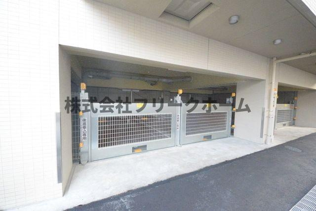 武蔵野市吉祥寺南町３丁目の賃貸マンションの駐車場