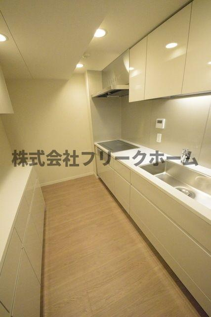 武蔵野市吉祥寺南町３丁目の賃貸マンションのキッチン