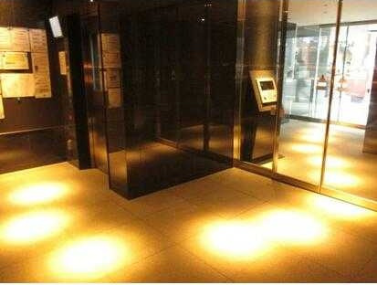 クレイシア秋葉原の玄関