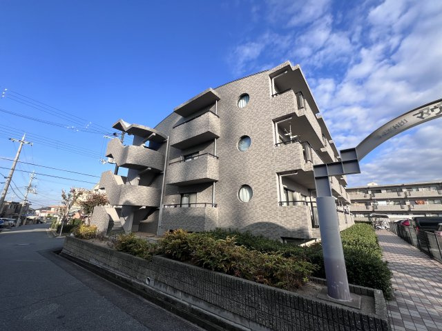 マウンティン・ツーの外観