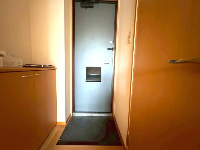 セジュールシャトレーA棟の玄関