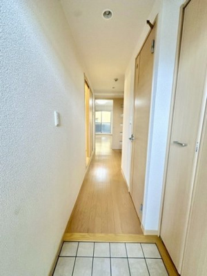 【玄関】 | アプリコットヒルズ | きれいな玄関です