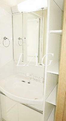 【洗面所】 | ヴィクトワール・フルーヴⅥ | 独立洗面台です。