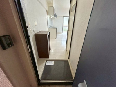 【玄関】 | T stage 1 | ※退去前の為、別部屋の写真を掲載しております