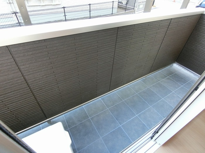 広島市安佐北区亀山１丁目のアパートのバルコニー