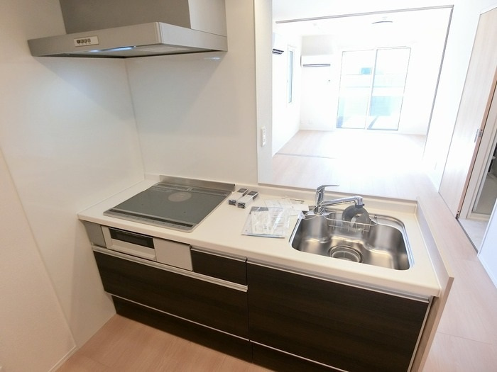 広島市安佐北区亀山１丁目のアパートのキッチン