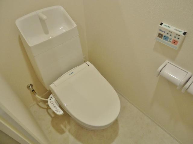 コート・ブリィス長津田のトイレ|シャワー付トイレ