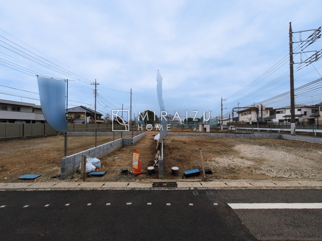 【前面道路含む現地写真】 | ＼静かな環境で落ち着いた暮らしをご希望のお客様／広さと価格のバランスの良いマイホーム！近隣施設にも恵まれ立地！詳細、ご見学希望・資料請求ミライズホームお気軽にお問合せ下さい♪
