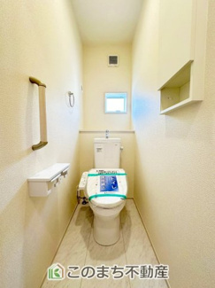 【トイレ】 | ブルーミングガーデン宇都宮市清住3丁目　1号棟 | 同社施工物件の写真です。※建具やフローリング、その他仕様が違う場合がございます。