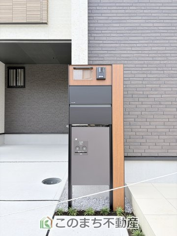 ブルーミングガーデン宇都宮市清住3丁目の設備|留守時の配達物は宅配ボックスで受け取ることができて便利です♪
