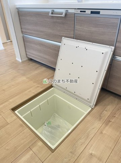 【収納】 | ブルーミングガーデン宇都宮市清住3丁目　1号棟 | 同社施工物件の写真です。※建具やフローリング、その他仕様が違う場合がございます。